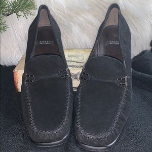 “Stuart Weitzman”